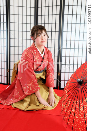 畢業前褲裙寫真拍攝影樓寫真拍攝形象女大學生畢業生出租服裝 108995711
