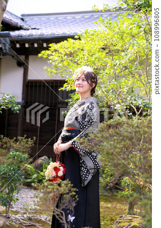 Pre-graduation hakama shooting location shooting image, female college student graduate location shooting rental costume Pre-graduation hakama shooting location shooting image, female college student graduate location shooting rental costume 108996805