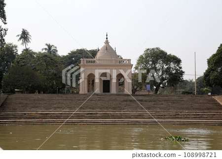 Belur Math, headquarters of Ramakrishna Mission, founded by philosopher Vivekananda in Howrah, Kolkata Belur Math, headquarters of Ramakrishna Mission, founded by philosopher Vivekananda in Howrah, Kolkata 108998721