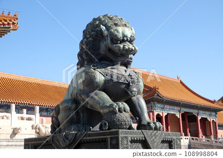 Lion Statue, Forbidden city in Beijing, China 108998804