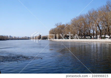 Houhai lake, the area is also known as Shichihai and consists three lakes in the north of Beijing 108998815