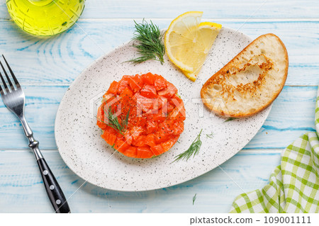 Delicious salmon and avocado tartare 109001111