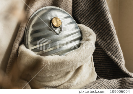 hot water bottle hot water bottle 109006004