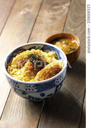 煎牡蠣蛋海帶蔥味噌湯 109006525