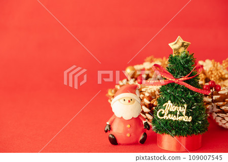 Christmas image of Christmas tree and Santa Christmas image of Christmas tree and Santa 109007545