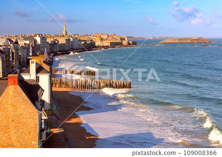 Medieval fortress Saint-Malo, Brittany, France Medieval fortress Saint-Malo, Brittany, France 109008366