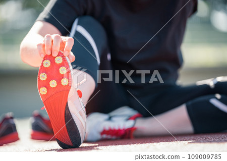 female, females, woman 109009785