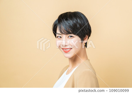 適合30多歲女性的美麗。 109010099