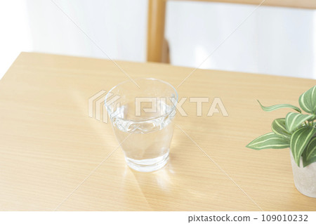 礦泉水健康飲食脫水預防 109010232