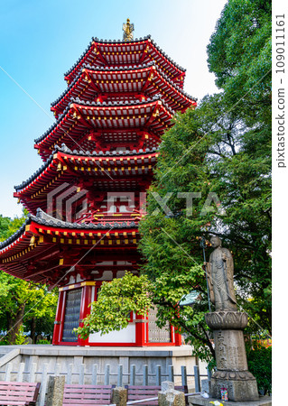 [Kanagawa Prefecture] Kawasaki Daishi’s octagonal five-storied pagoda with beautiful bright colors 109011161