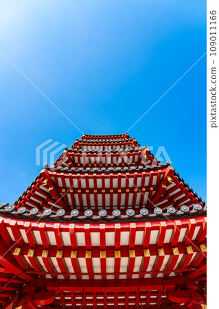 [Kanagawa Prefecture] Kawasaki Daishi’s octagonal five-storied pagoda with beautiful bright colors 109011166