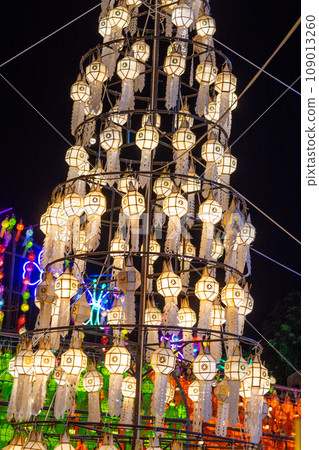 Lantern Festival or Yi Peng Festival  109013260