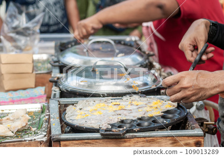 Thai Pancake, Khanom krok Traditional Thai desserts with delicious 109013289