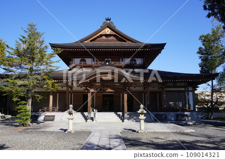 岡山縣久美南町淨土宗“誕生寺”(本能莊生活的發源地)的一座寺廟: 岡山縣久美南町淨土宗“誕生寺”(本能莊生活的發源地)的一座寺廟: 109014321