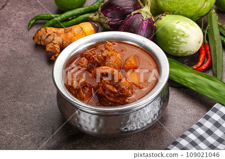 Indian cuisine - spicy chicken vindaloo Indian cuisine - spicy chicken vindaloo 109021046
