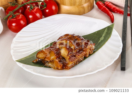 Grilled eel with unagi sauce Grilled eel with unagi sauce 109021133