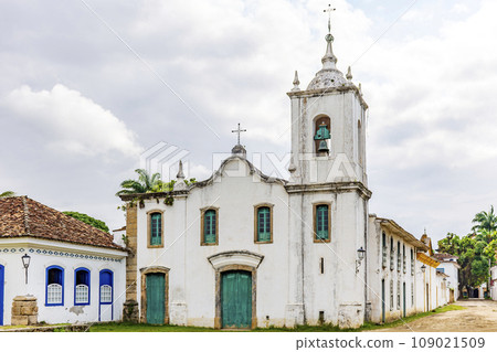 Facade of historic church in the city of Paraty 109021509