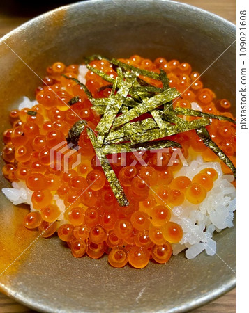 Homemade salmon roe bowl to enjoy at home Homemade salmon roe bowl to enjoy at home 109021608