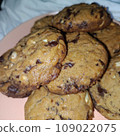 Nut cookies mixed with chocolate chips. 109022075