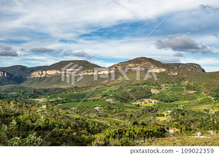 Mountains between Ibicoara and Mucuge in the Chapada Diamantina National Park, Bahia, Brazil 109022359