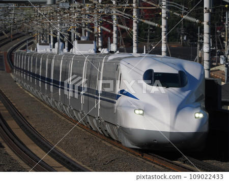 Shinkansen N700S J19 formation near Seta, Otsu City 109022433