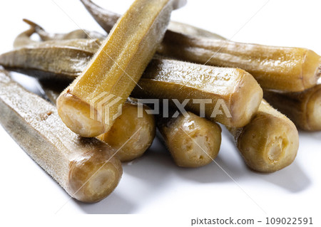 Okra slices isolated on white background 109022591