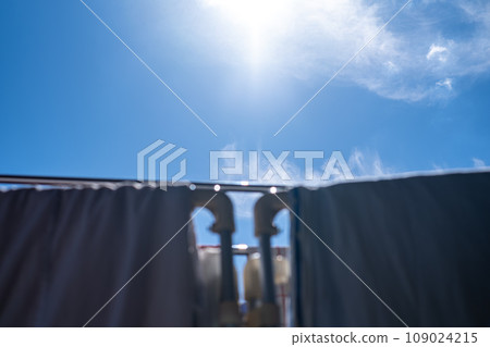 [#Home] 在陽光明媚的日子裡曬被子 109024215