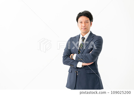Business male middle portrait 109025200