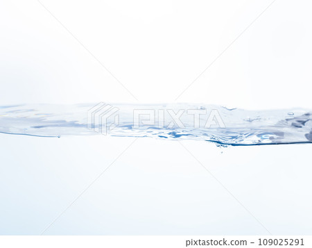 calm water flow calm water flow 109025291