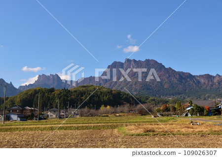 Mt. Myogi in sunny autumn, Gunma Mt. Myogi in sunny autumn, Gunma 109026307