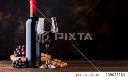 Wine still life background.  109027584