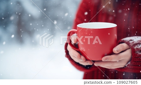 Cup of winter drink in hands Cup of winter drink in hands 109027605