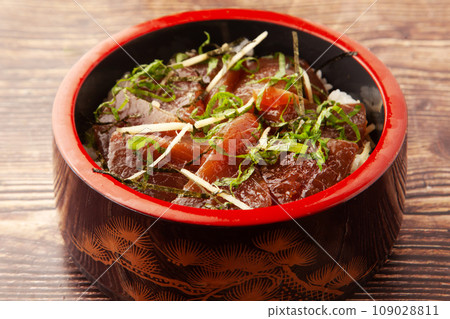 Bonito tekone sushi 109028811