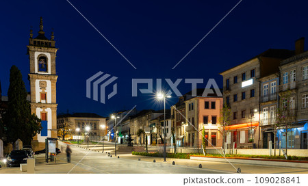 Night view of Carvalho Araujo Avenue in Portuguese city of Vila Real 109028841
