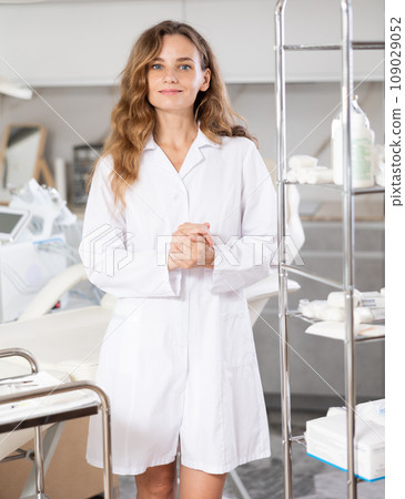 Skilled cosmetic doctor confidently stands 109029052