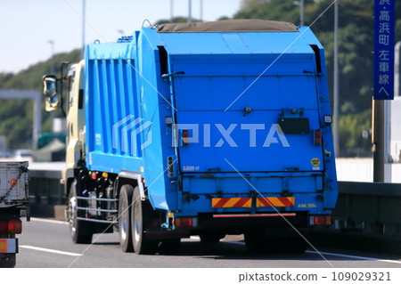 Garbage truck (garbage truck) image 109029321