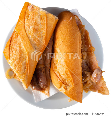 Appetizing bocadillos filled with chistorra sausages and caramelized onions 109029400