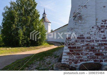 Kirilovo-Belozersky Monastery standing in a picturesque place on the shore of Lake Siverskoye Kirilovo-Belozersky Monastery standing in a picturesque place on the shore of Lake Siverskoye 109035464