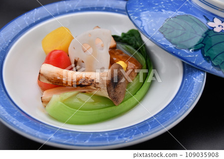 餐廳菜色： 彩菜豆沙紅燒肉 109035908