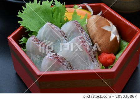 Ingredients for wild sea bream shabu-shabu Ingredients for wild sea bream shabu-shabu 109036867
