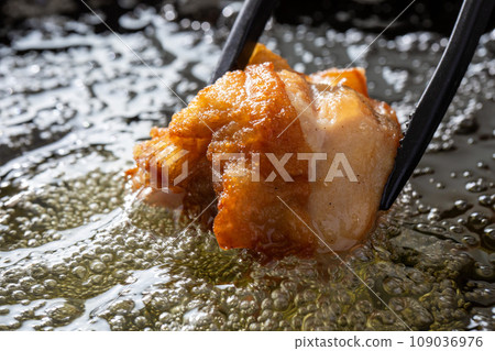 炸雞烹飪場景,油炸食品 炸雞烹飪場景,油炸食品 109036976