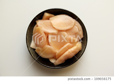 Sweetened pickled ginger Sweetened pickled ginger 109038175