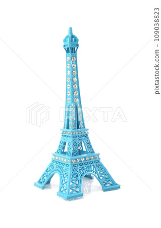 eiffel tower statue isolated on white background eiffel tower statue isolated on white background 109038823