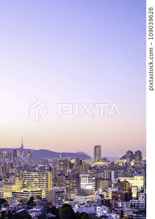 Beautiful sunset view of Fukuoka (Fukuoka City, Fukuoka Prefecture) Beautiful sunset view of Fukuoka (Fukuoka City, Fukuoka Prefecture) 109039626