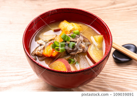Sweet potato pork soup Sweet potato pork soup 109039891