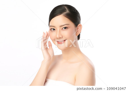 Beautiful young asian woman with clean fresh skin on white background, Face care, Facial treatment, Cosmetology, beauty and spa, Asian women portrait. Beautiful young asian woman with clean fresh skin on white background, Face care, Facial treatment, Cosmetology, beauty and spa, Asian women portrait. 109041047