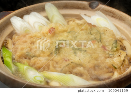 Boil nabeyaki udon Boil nabeyaki udon 109041169