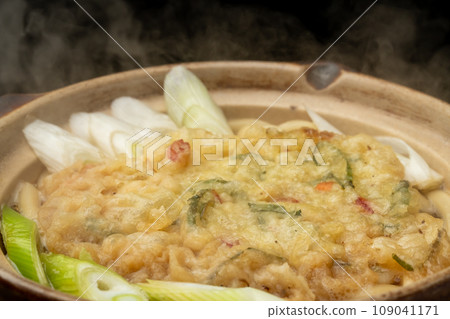 Boil nabeyaki udon Boil nabeyaki udon 109041171