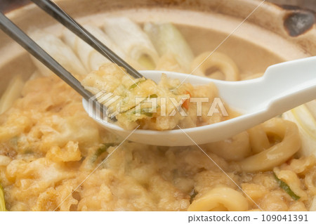 Nabeyaki udon with chopsticks and astragalus Nabeyaki udon with chopsticks and astragalus 109041391