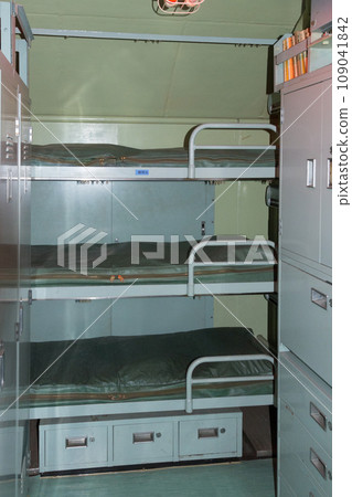 Triple bunk bed of the Japan Maritime Self-Defense Force Yushio class submarine 109041842